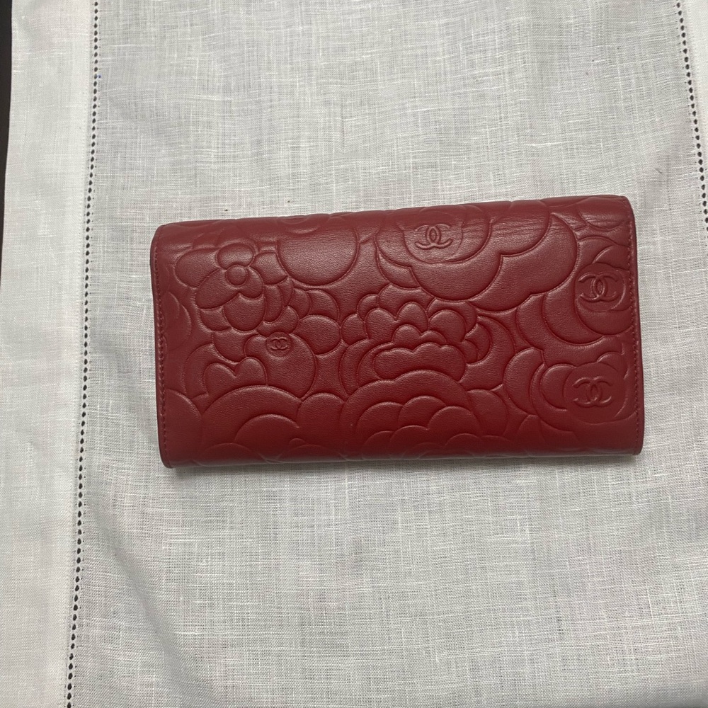 Chanel Wallet - Picture 2 of 6